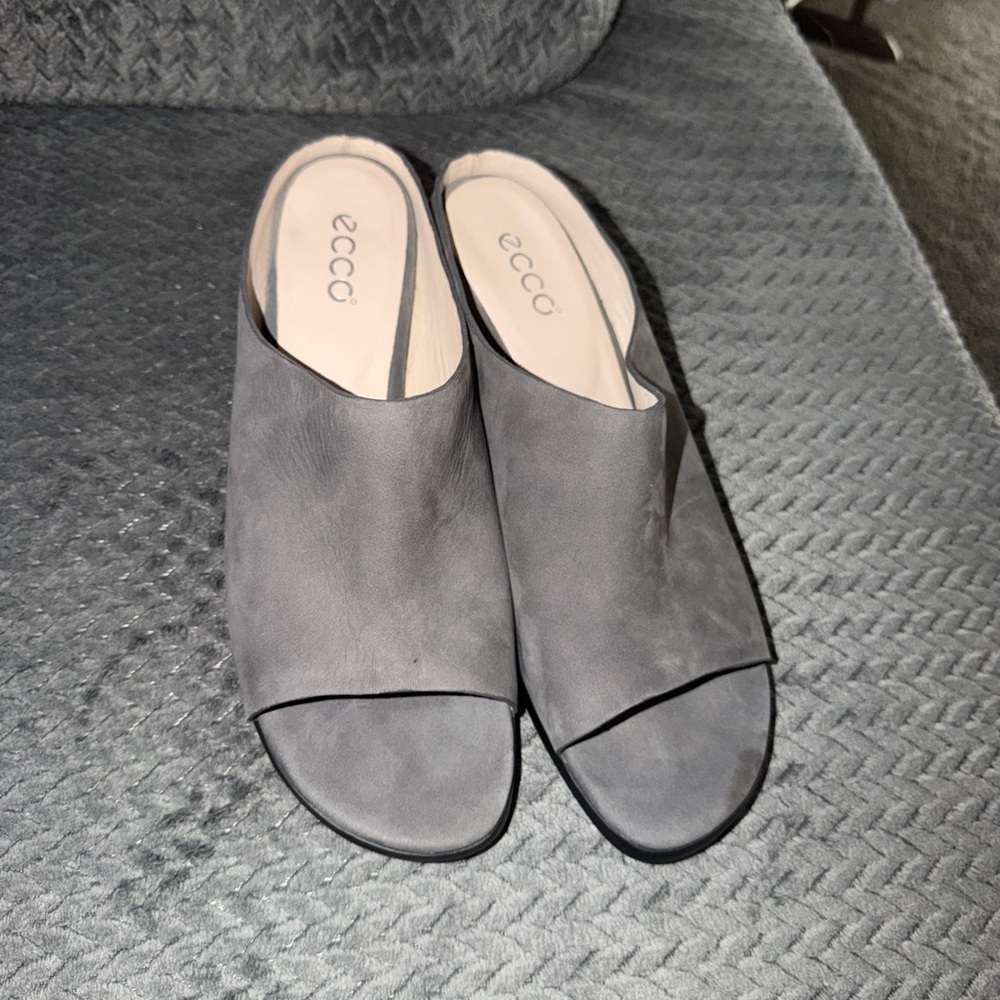 Ecco Women's Gray Open-Toe Slide Mules